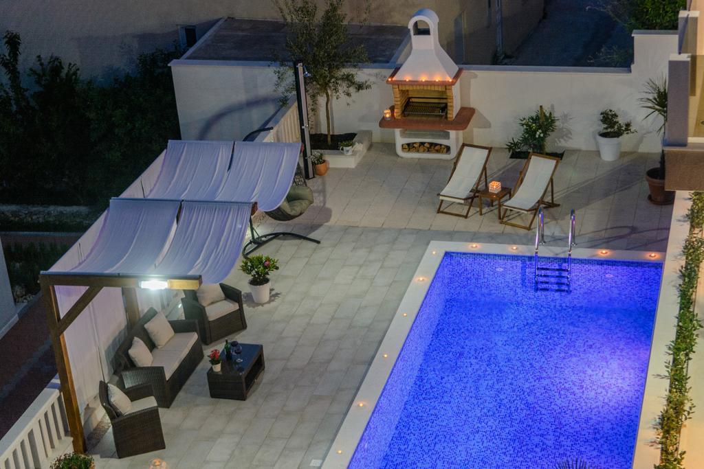 Apartments Villa Atlantis Τρογκίρ Εξωτερικό φωτογραφία