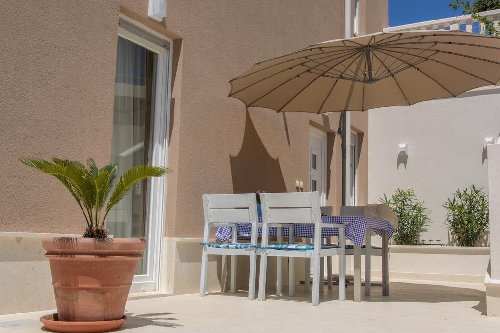 Apartments Villa Atlantis Τρογκίρ Εξωτερικό φωτογραφία